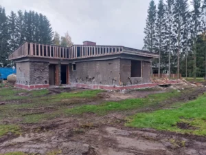 Omakotitalon purkaminen Limingan keskustassa