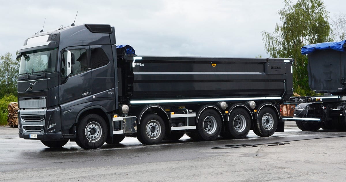 Kuljetus Laurikkalan uusi rekka-auto