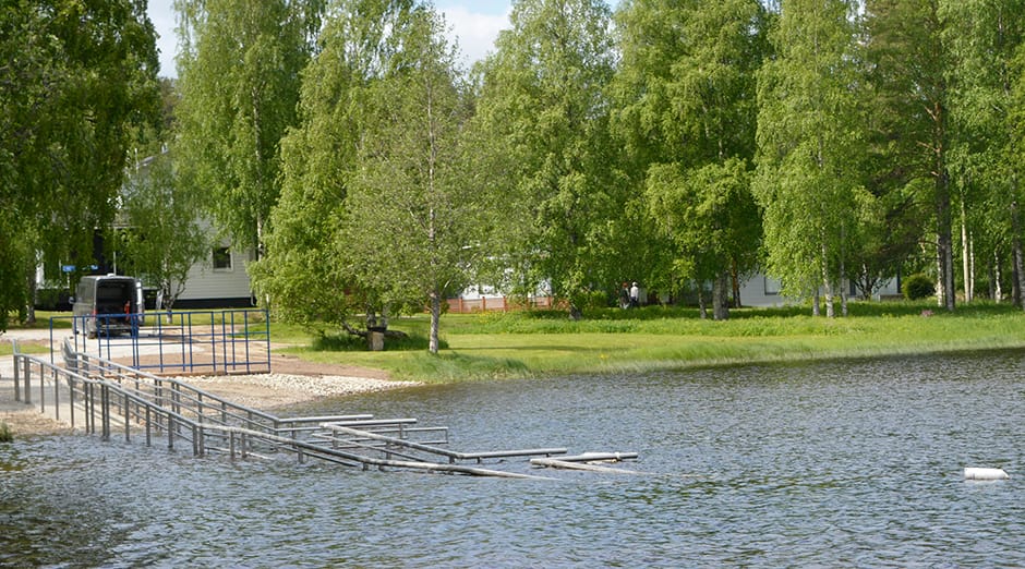 Kajaanin esteettömän uimarannan laituri