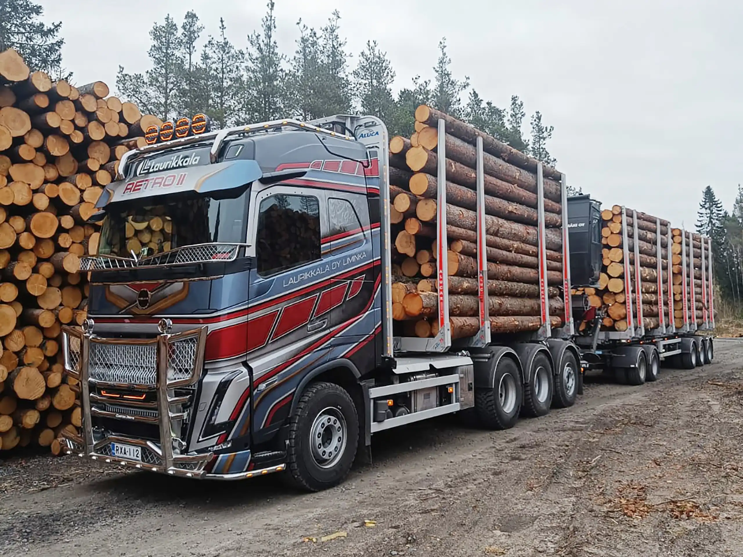 Laurikkalan puunkuljetusauto